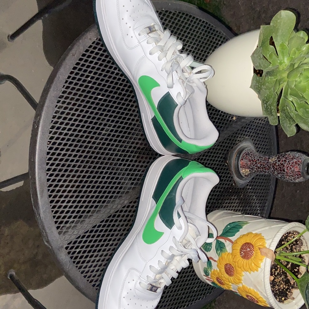 USED AIR FORCE 1 NIKE SHOES ๐ GREEN AND WHITE - Picture 4 of 4